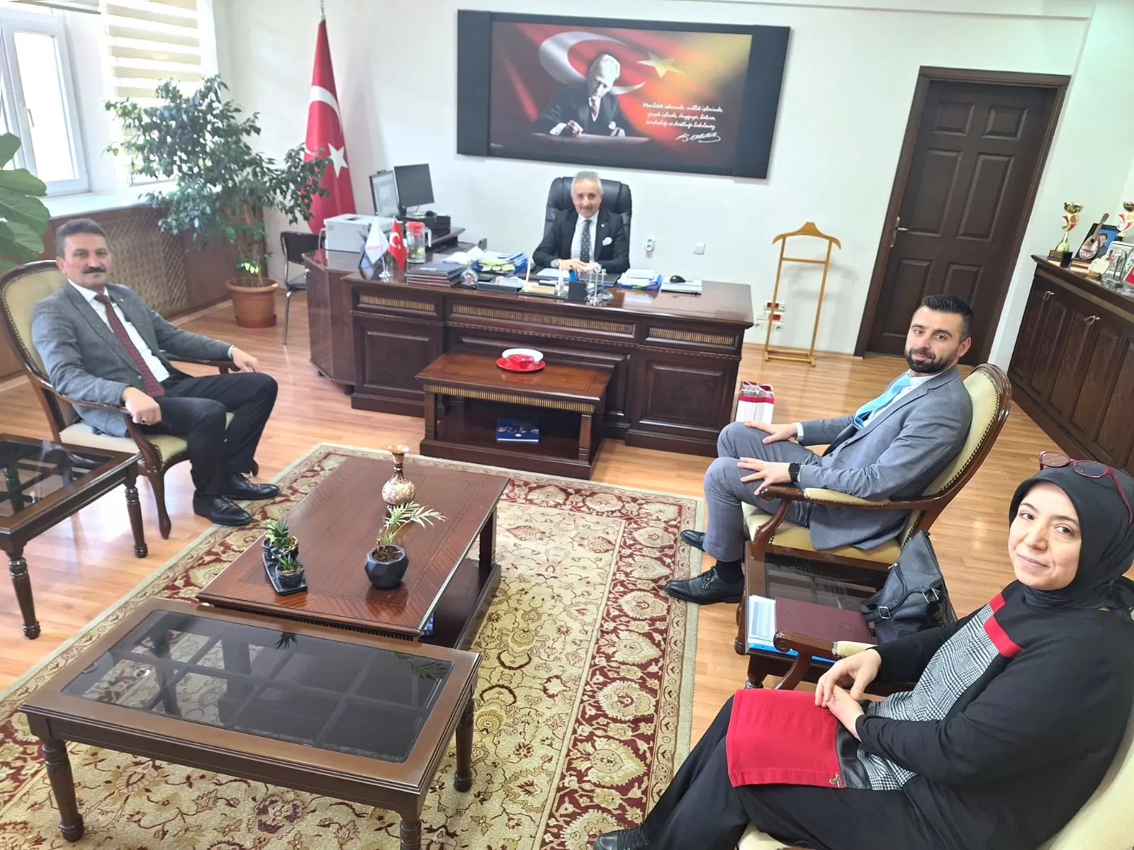 Bir Adım Daha Yakınlar