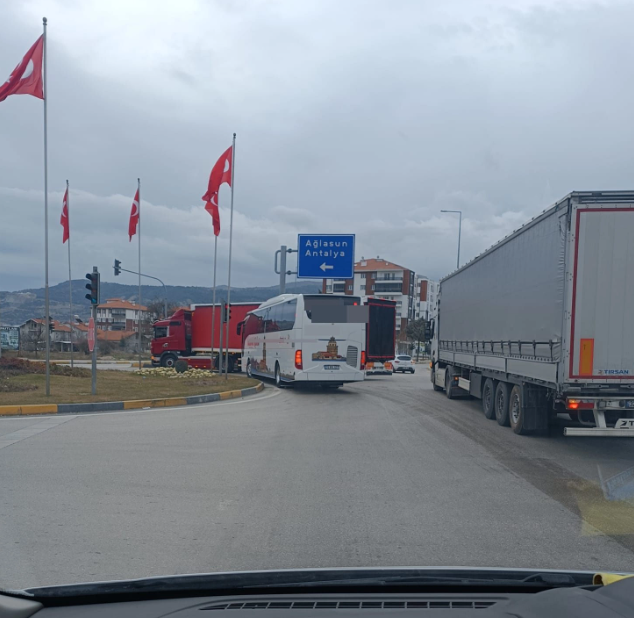 Isparta’da Oktay petrol kavşağında