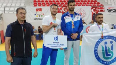 ISUBÜ’lü Yüksek Lisans Öğrencisi Bilek Güreşi’nde Türkiye 2.si Oldu