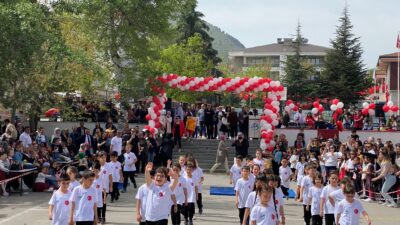 Bugün Geleceğimizin Umudu Olan Çocukların Günü