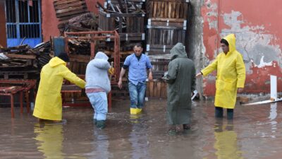 Şiddetli Fırtına Ve Yağışla İle İlgili Yaşanan Sıkıntılara Anında Müdahale Edildi.