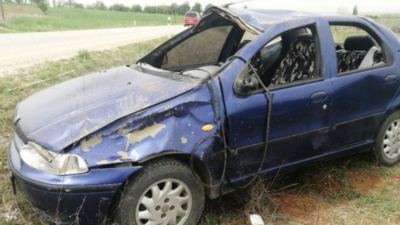 Virajı alamayan otomobil takla attı, anne ve kızı yaralandı