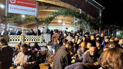 Isparta’da Camiler Hınca Hınç Doldu