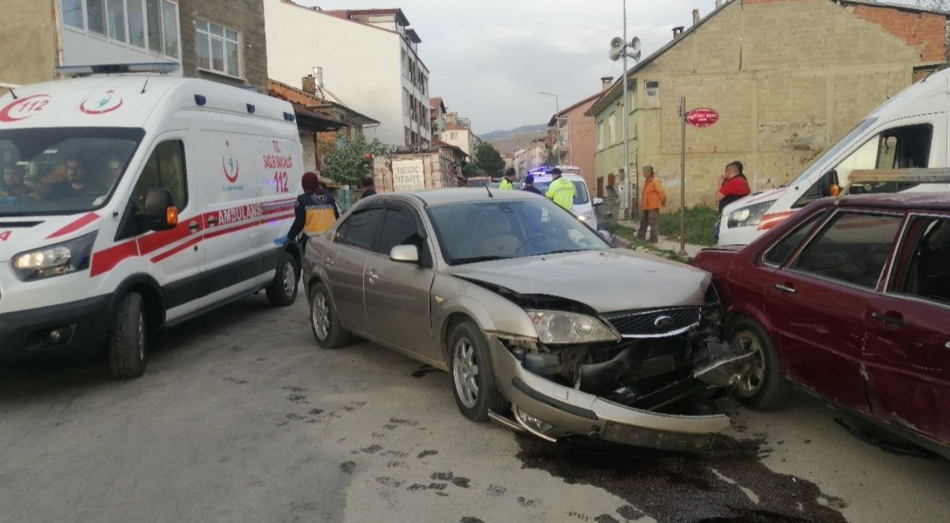 Isparta’da trafik kazası: 2 yaralı