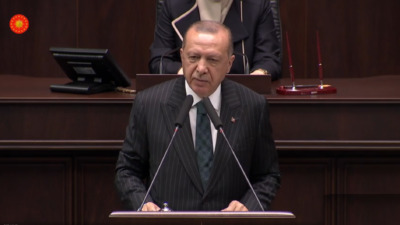 TEK BAŞIMA KALSAM BİLE..! Erdoğan Bütün Dünya Bilsin Diyerek Rest Çekti Salon Ayağa Kalktı!
