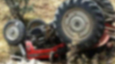Traktörden Düşen Sürücü Tüm Müdehalelere Rağmen Kurtulamadı
