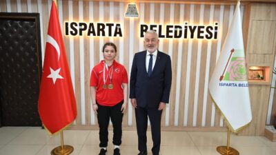 Isparta’nın Gelecek Vaat Eden Güreşçisi Altın Madalya İçin Ter Dökecek