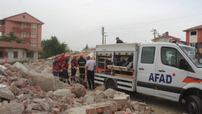 Şarkikaraağaç Belediyesi Arama Kurtarma Ekipleri Deprem Hazırlığında