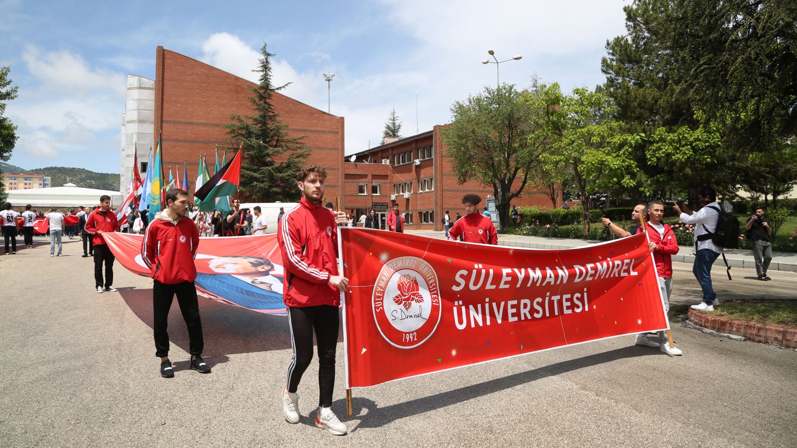 Süleyman Demirel Üniversitesi’nde Bahar Şenlikleri Başladı