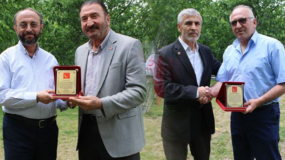 PLAKETLE TEŞEKÜR ETTİLER