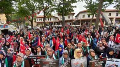 AK Parti Kadın Kollarından “Gazze’de Anne Olmak ” Temalı Basın Açıklaması