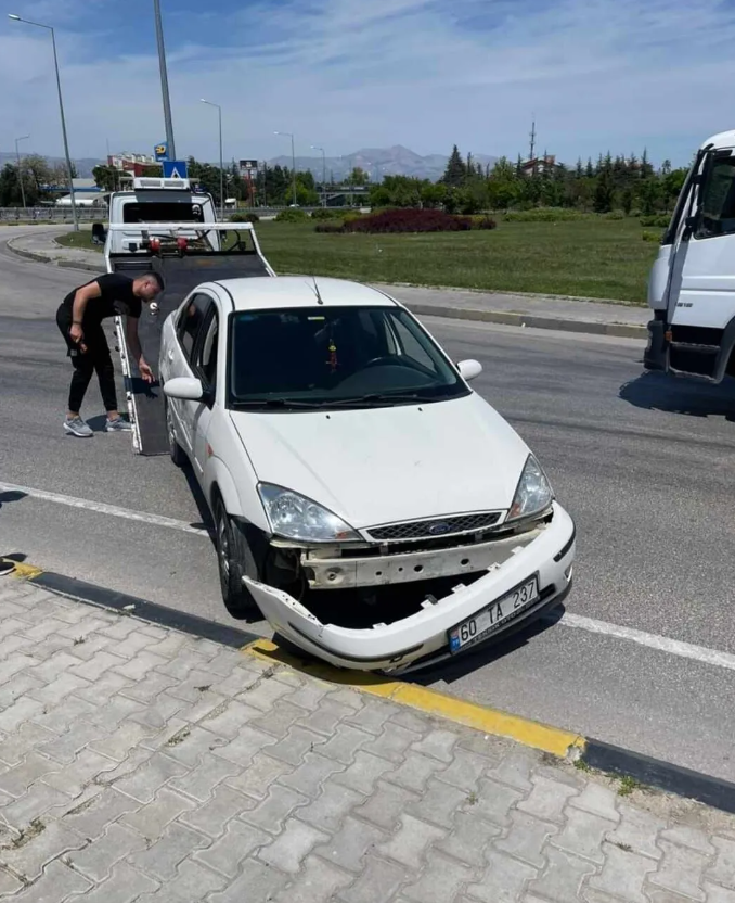 Migros kavşağında maddi hasarlı kaza