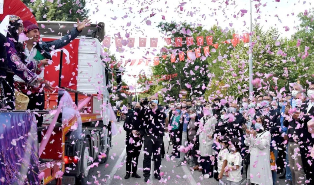 Isparta, gül bahçeleriyle ünlü