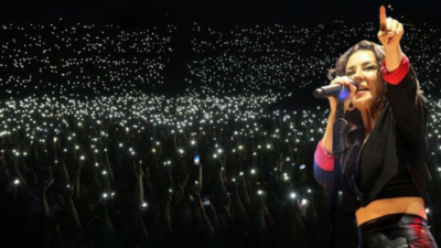 Fatma Turgut Sevilen Şarkılarını SDÜ’de Seslendirdi