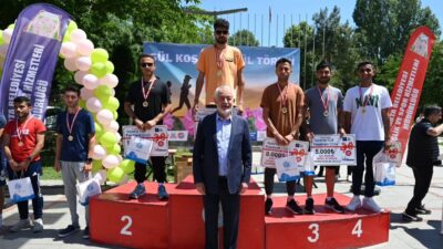 Isparta’da Gül Kokulu Başarı: Sporcular Ödüllerini Aldı