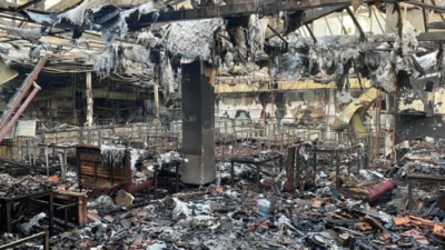 Mimarsinan caddesinde eğlence mekanı tekrar yandı