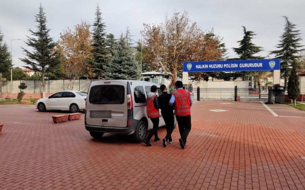 Isparta’da kendisini banka görevlisi
