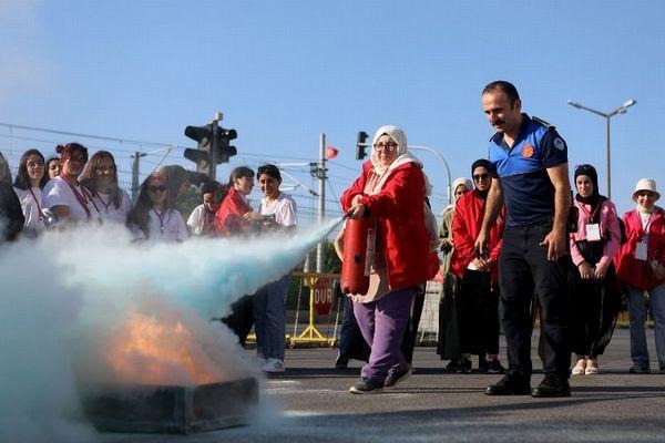 Isparta’dan giden 40 gönüllüye Sakarya’da yangın eğitimi