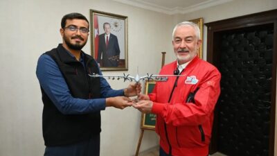 Selçuk Bayraktar’dan Başkan Başdeğirmen’e Teşekkür ve Hediyeler