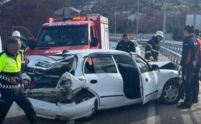 Antalya Yolunda  Zincirleme Kaza: 2 Yaral