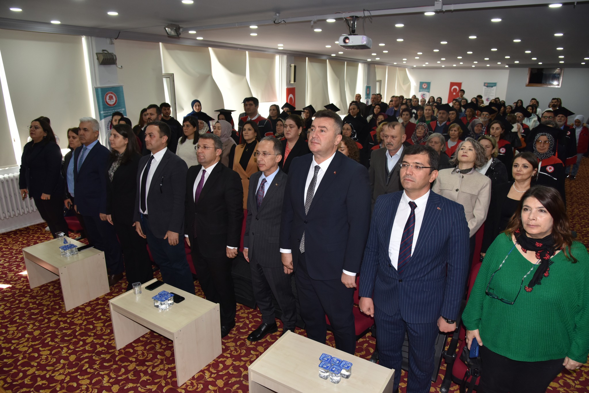 Eğirdir’de Emekli Bilgeler Üniversitesi Mezuniyet Coşkusu