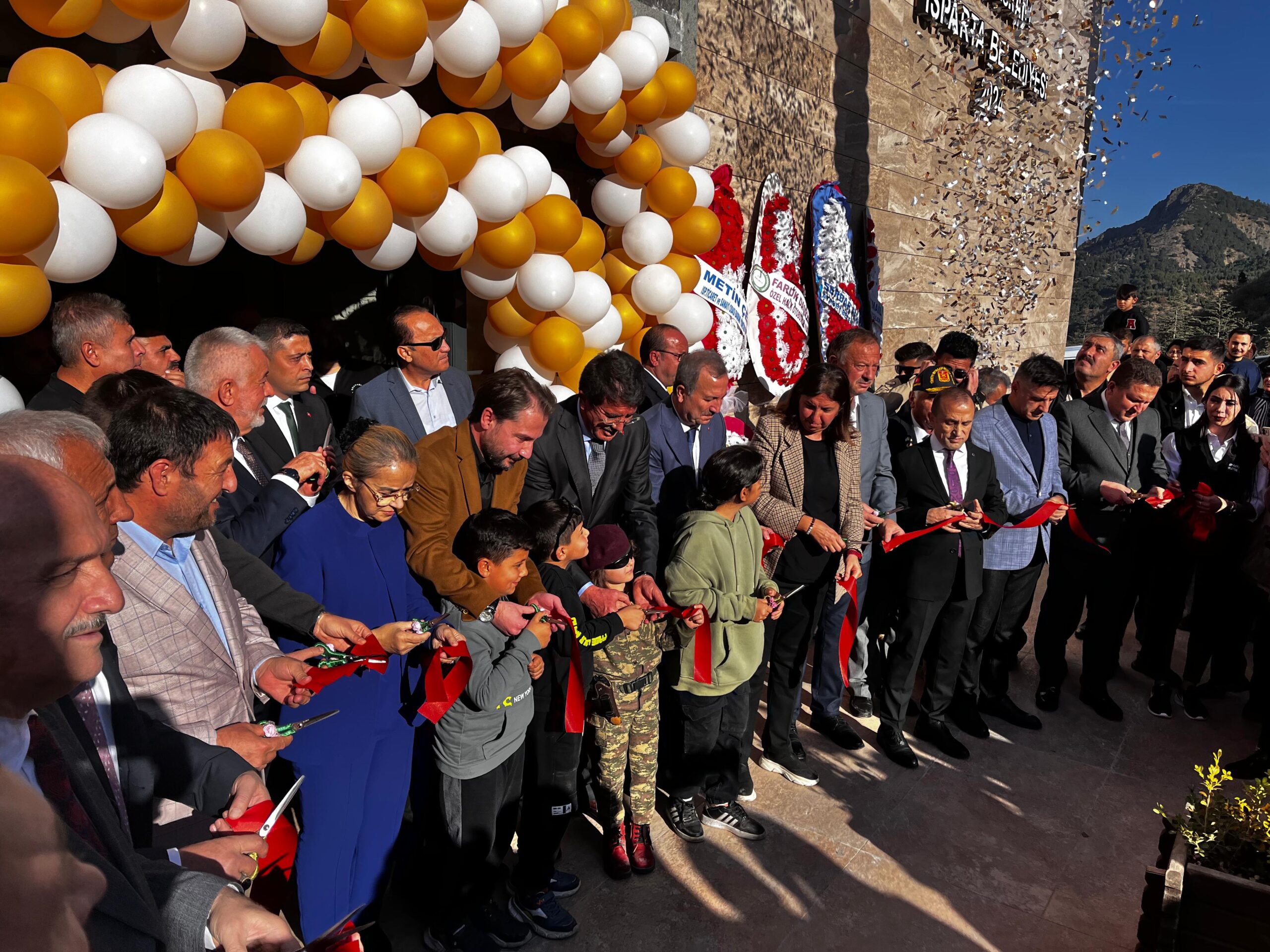 Isparta’da Kirazlıtepe Kafe Restoran Açıldı