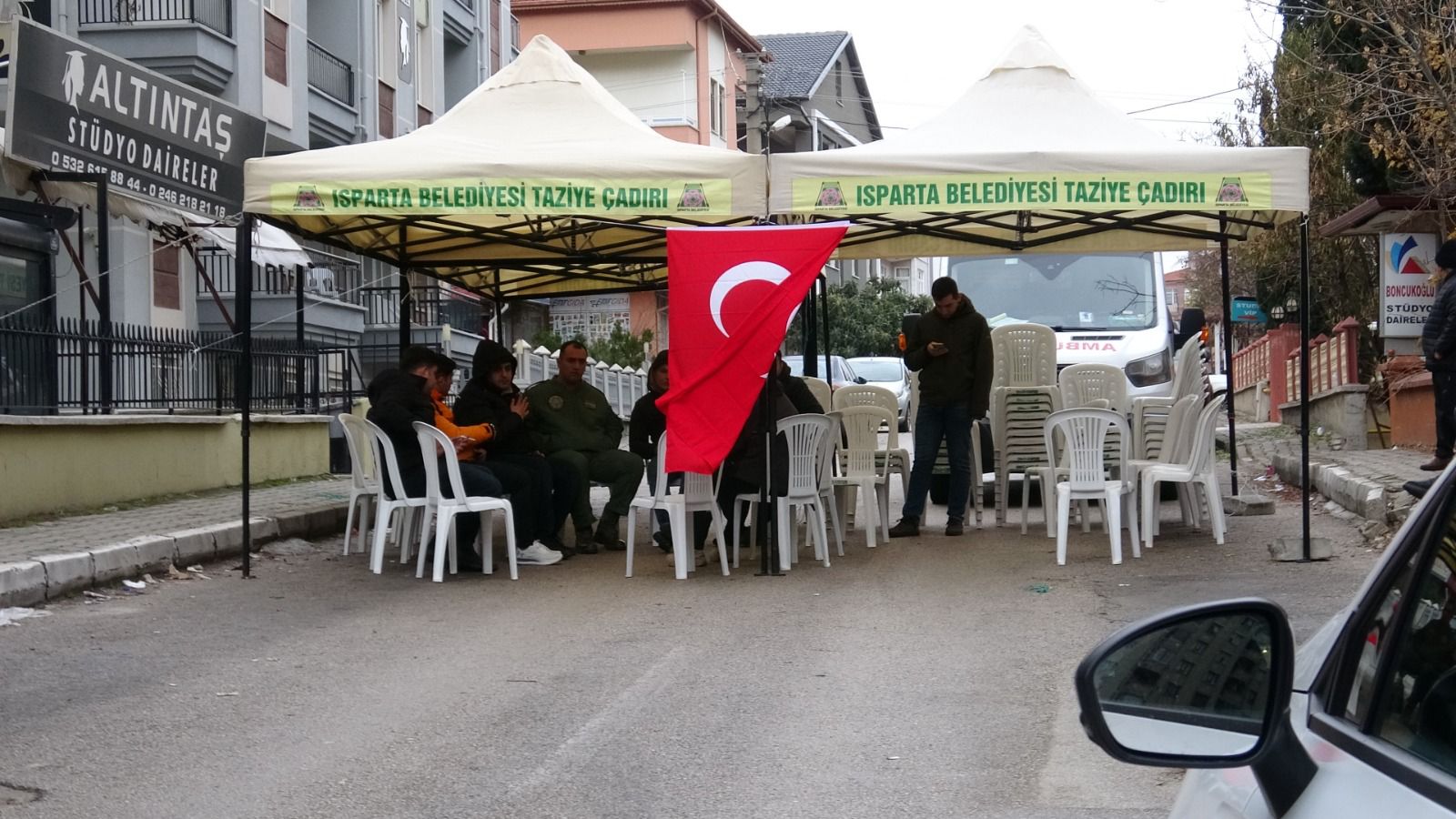 Şehitin evinde taziye çadırı kuruldu