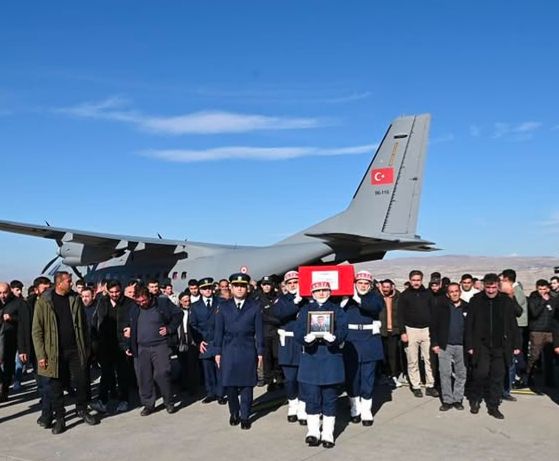 Şehit Astsubay Kıdemli Çavuş Hüseyin İpek’in naaşı memleketi Nevşehir’e getirildi