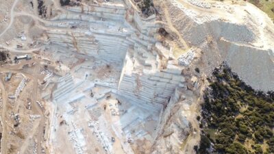 Mermer Fabrikasında İş Kazası: Bir İşçi Ağır Yaralandı