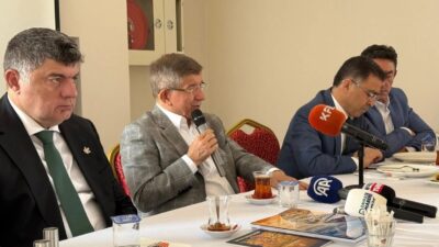 Ahmet Davutoğlu’ndan Isparta’da Ulaştırma ve Tarım Eleştirisi