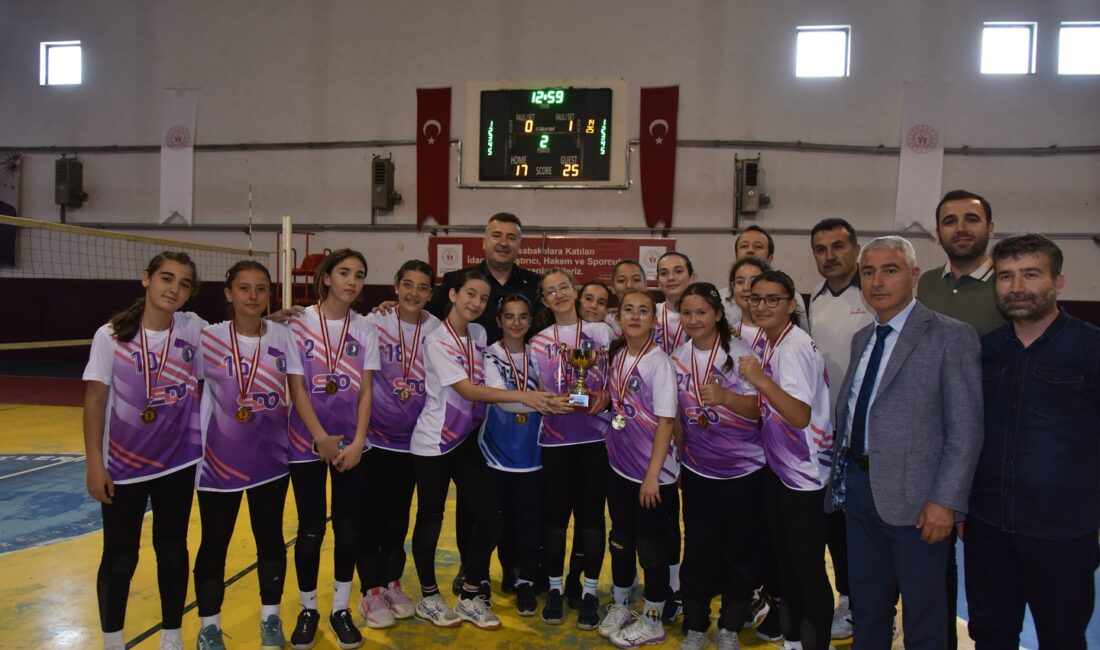 Eğirdir’de düzenlenen Ortaokullar Arası