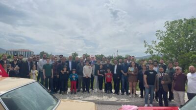 Klasik Otomobiller Isparta Sokaklarında Nostalji Rüzgarı Estirdi