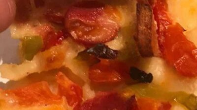 Pizzanın İçinden Sinek Çıktı: Vatandaş Tepkili
