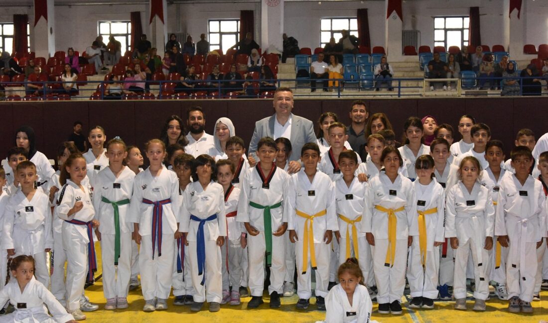 Isparta’nın Eğirdir ilçesinde, çocukların