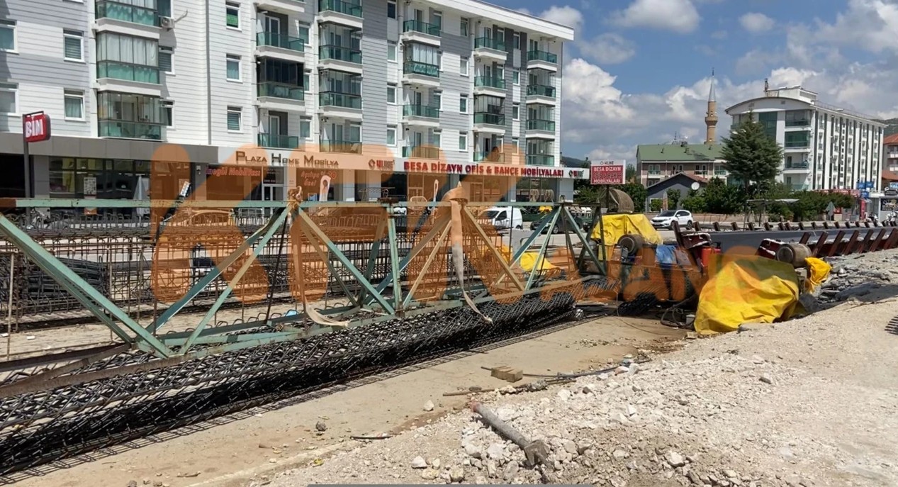 Isparta’da Üst Geçit İnşaatında Kaza: 1’i Ağır 3 İşçi Yaralandı