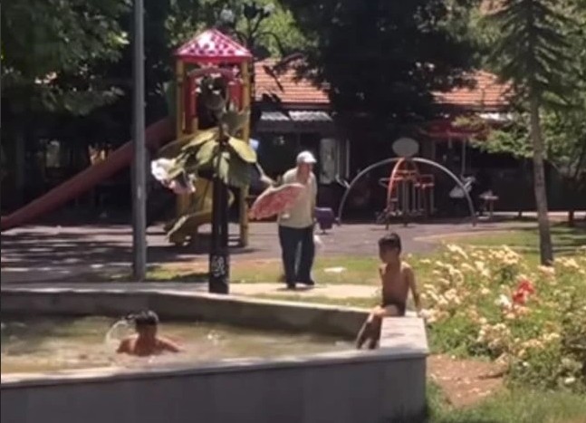 Davraz Mahallesi'ndeki bir parkta,