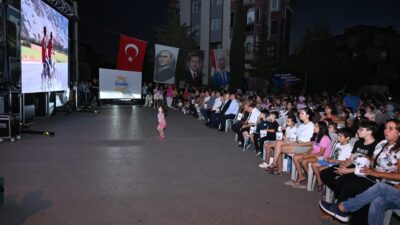 Isparta Belediyesi’nden Davraz Mahallesi’nde Yaz Akşamı Sineması