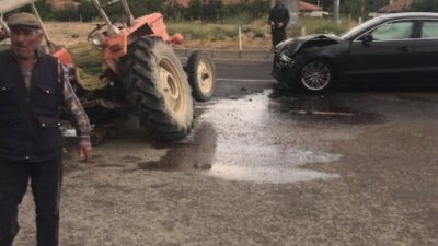Isparta Şarkikaraağaç’ta Traktör ile Otomobil Çarpıştı: 2 Yaralı