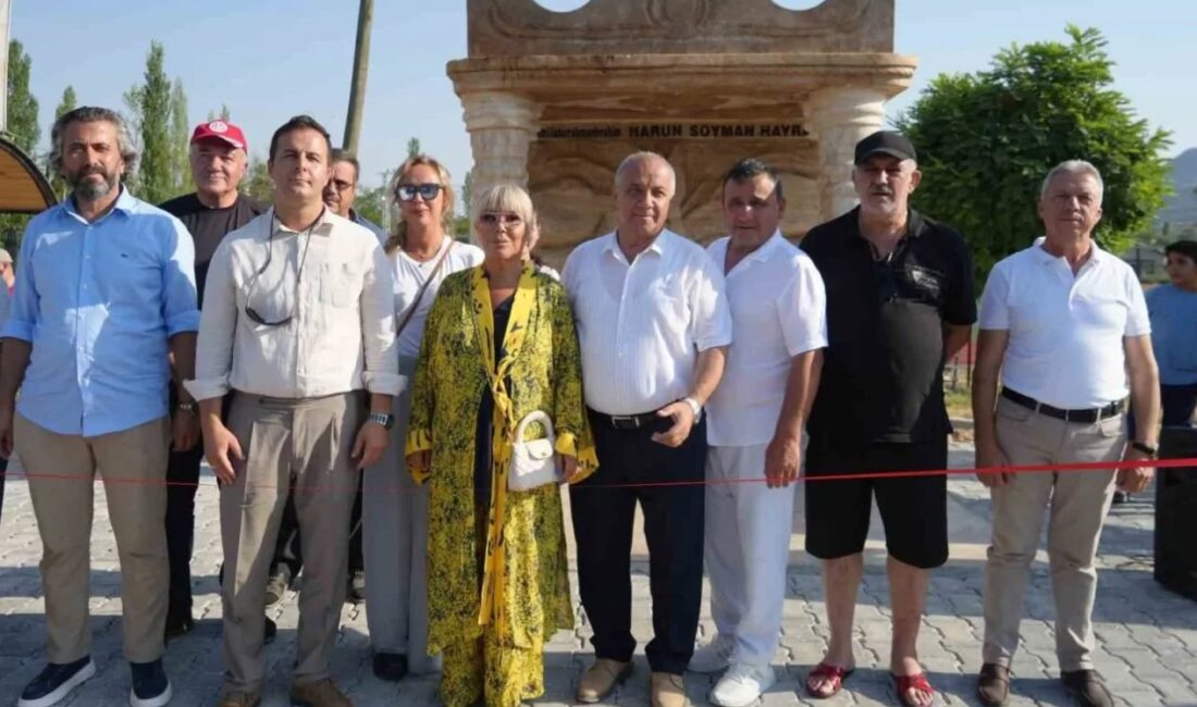 Ünlü sanatçı Safiye Soyman,