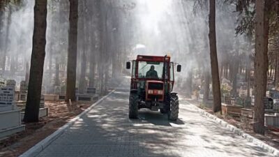 Eğirdir’de Park ve Mezarlıklar İlaçlanıyor