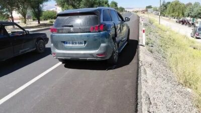 Şarkikaraağaç’ta iki otomobil çarpıştı: Yaralanan olmadı