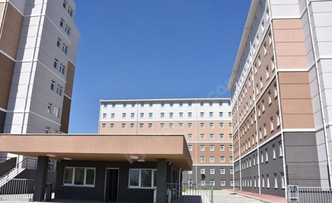 Üniversite kayıt süreci devam