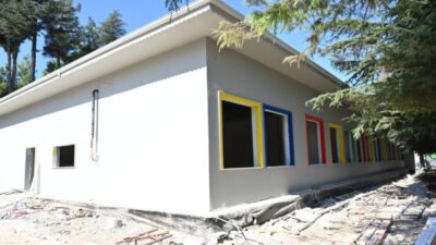 Başkan Başdeğirmen, Kızı Adına Yaptırılan Anaokulunun Açılışını Gerçekleştiriyor