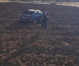 Isparta’da trafik kazası: Otomobil tarlaya uçtu, 3 yaralı