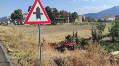 Şarkikaraağaç’ta Motorlu Bisiklet Kazası: Sürücü Yaralandı