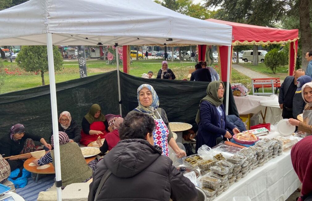 Isparta’da Özel Çocuklar İçin Gıda ve El Sanatları Kermesi Düzenleniyor Isparta’da zihinsel engelli bireylerin