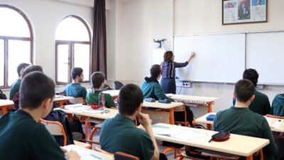 Okul Kıyafeti Uygulaması Öğretmen ve Velilerden Tam Not Aldı