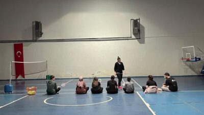Atabey İlçe Yurt Müdürlüğünde Badminton Kursu Devam Ediyor
