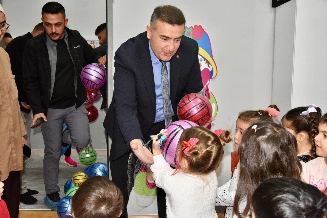 Başkan Özer Gülpembe Anaokulu Ziyaret Etti