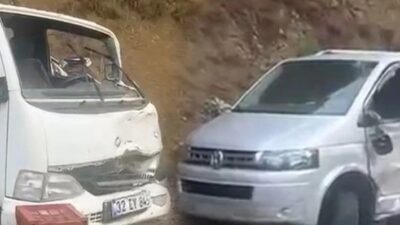 Aşağı Gökdere Köyü’nde İki Araç Çarpıştı: